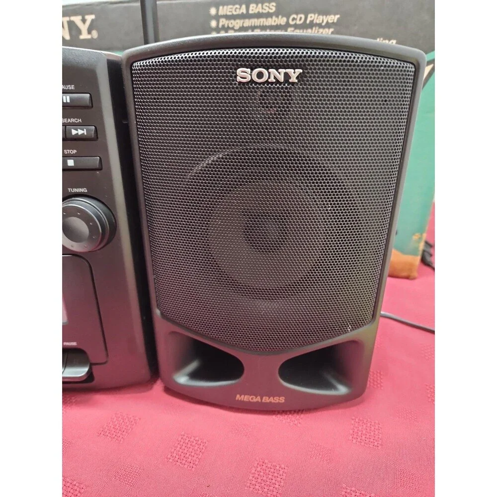 Sony Boombox CFD-Z110 CD,Cassette, AM/FM Detachable Speakers Original Box READ